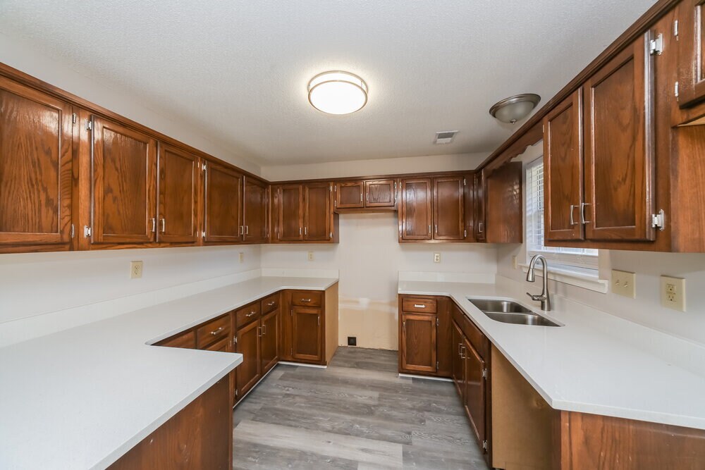 Building Photo - 4404 Shadow Ridge Dr