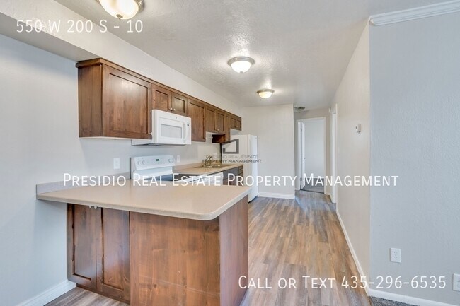 Building Photo - 550 W 200 S