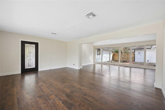 Building Photo - 3403 Linkwood Dr