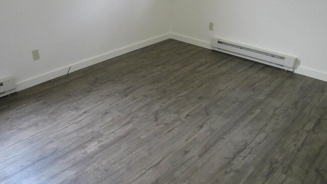 Building Photo - Newly Remodeled 3 Bedroom, 2 Bath Home on Montezuma Avenue