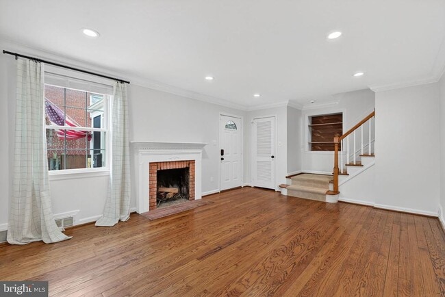 Building Photo - 3004 Marshall St