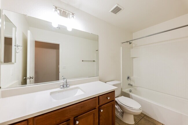 Building Photo - 10309 W Hess St