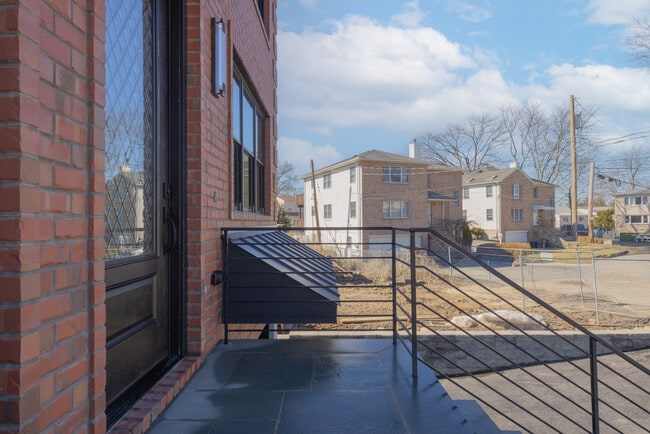 Building Photo - 7 Victoria Ln