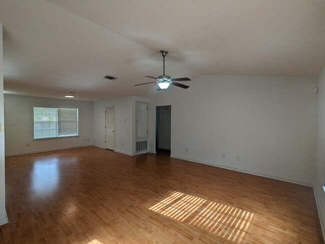Building Photo - 7309 Westminster Dr