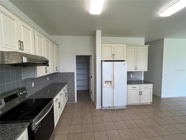 Building Photo - 101 Hagge Dr