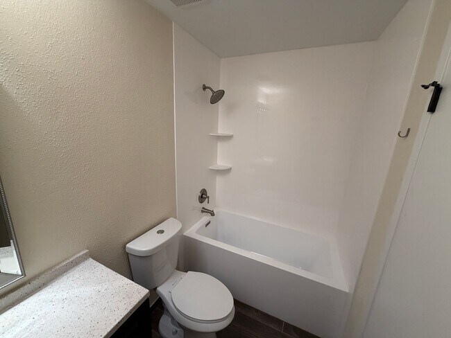 Building Photo - 5502 W Frier Dr