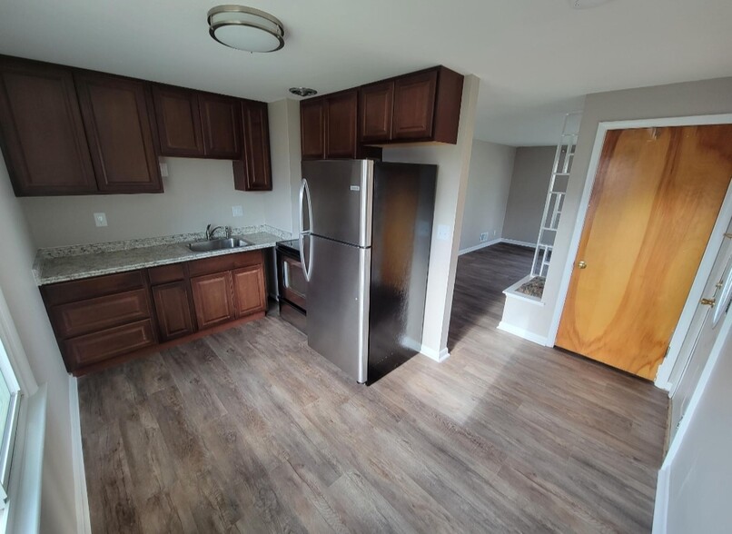 Building Photo - 826 Avenue D