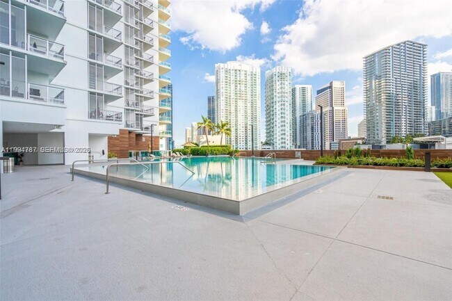 Building Photo - 350 S Miami Ave