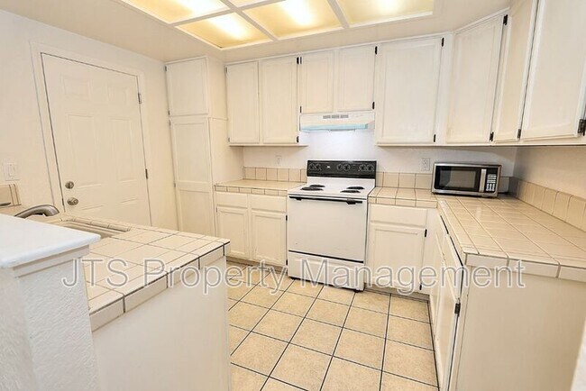 Building Photo - 7733 Temwoods Way