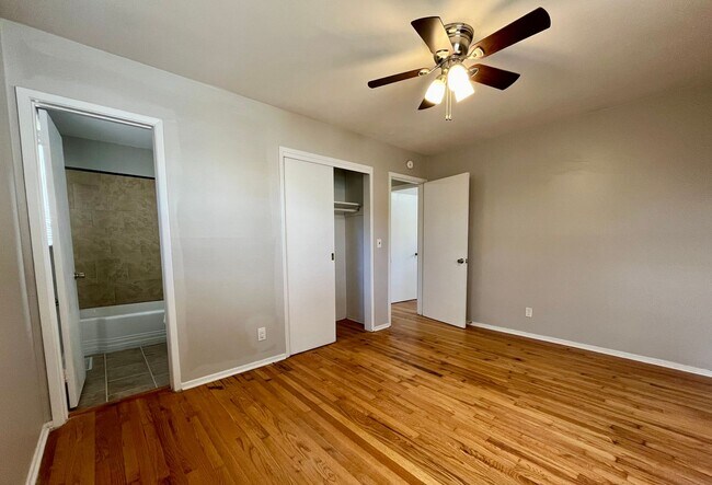 Building Photo - 3 Bedroom, 2 Bath Ranch located in Guilfor...