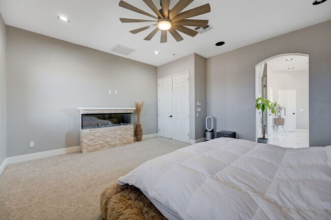 Building Photo - 9738 Bear Trap Ct