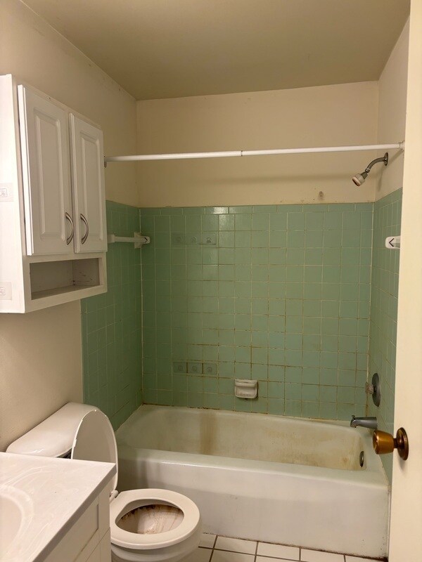 Building Photo - 134 E Johnson St