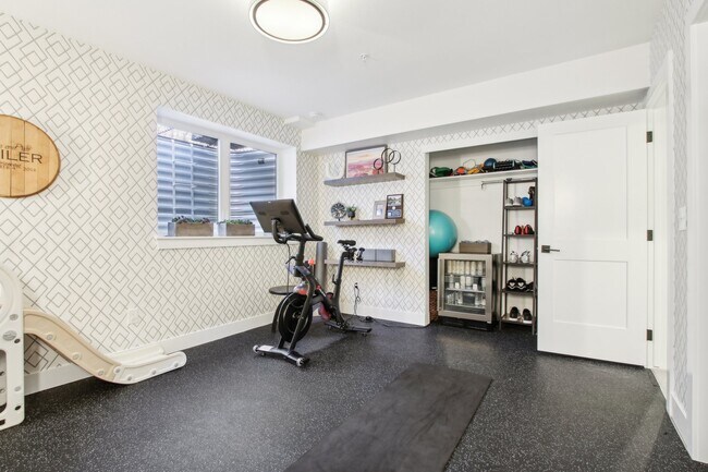 Building Photo - 267 Clementina St