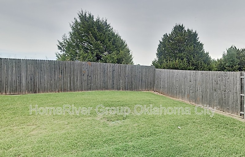 Building Photo - 17604 Hampton Park Dr