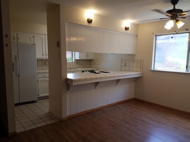 Building Photo - 1463 E Millard Way
