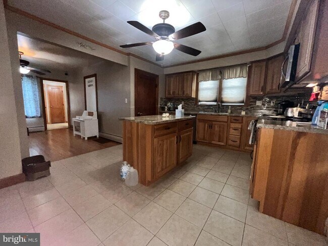 Building Photo - 3870 Coseytown Rd