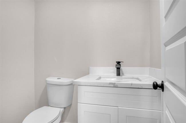 Building Photo - 614 11th St