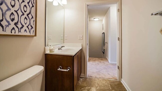Building Photo - Modern 3BR/2.5BA Townhome in Trimble Meadows | LVP Floors | Stainless Kitchen + Island | Upstairs...
