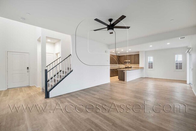 Building Photo - Beautiful Two Story Home 3 bed/2.5 Bath Located In Quiet Cul De Sac In Lake Elsinore!