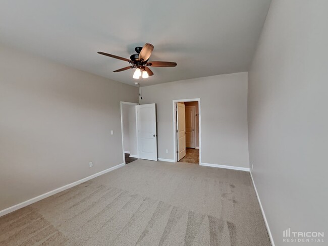 Building Photo - 4074 Beach Wy