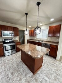 Building Photo - Gorgeous House in a Family-Friendly neighb...