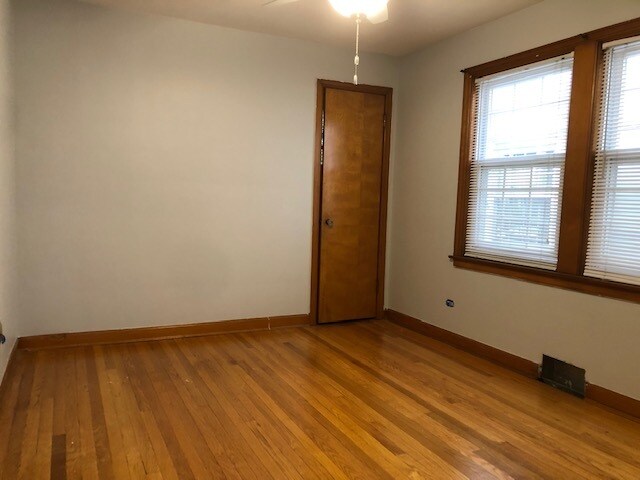 Bedroom - 4053 N Plainfield Ave