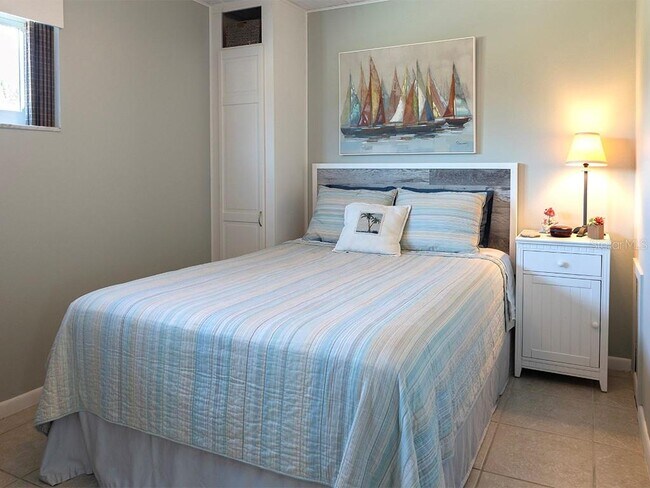 Building Photo - 380 Base Ave E