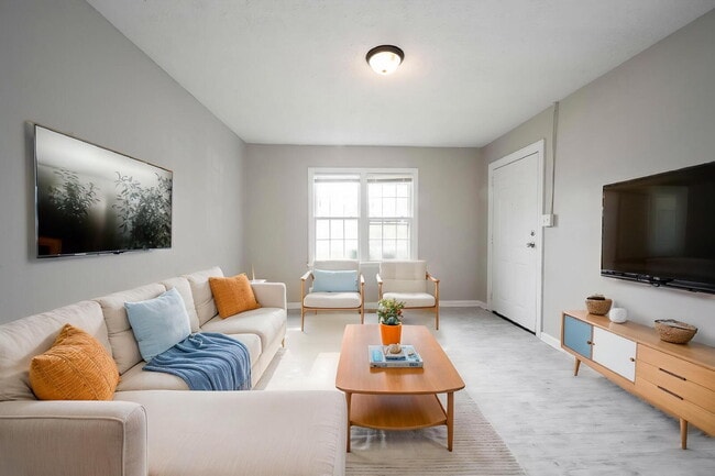 Building Photo - 270 S Lasalle St