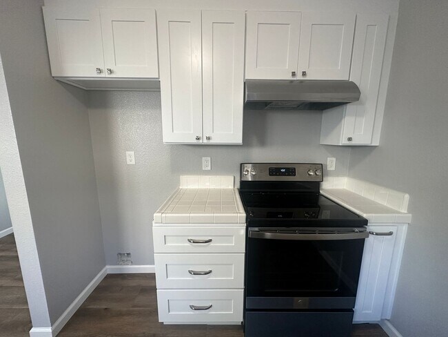 Building Photo - 9523 Bancroft Way