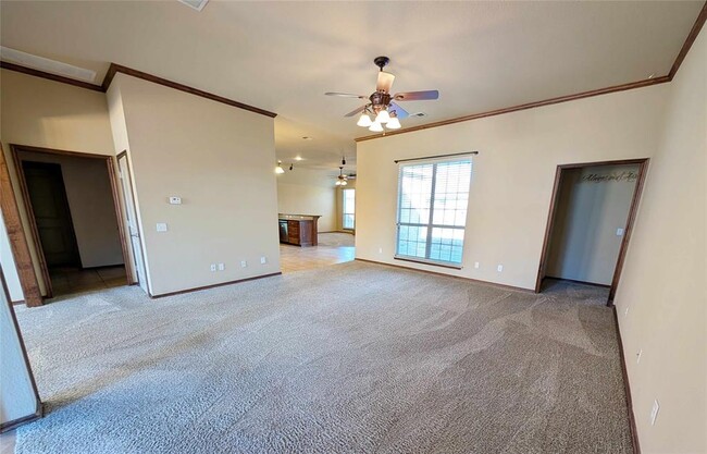 Building Photo - 609 Sally Ct