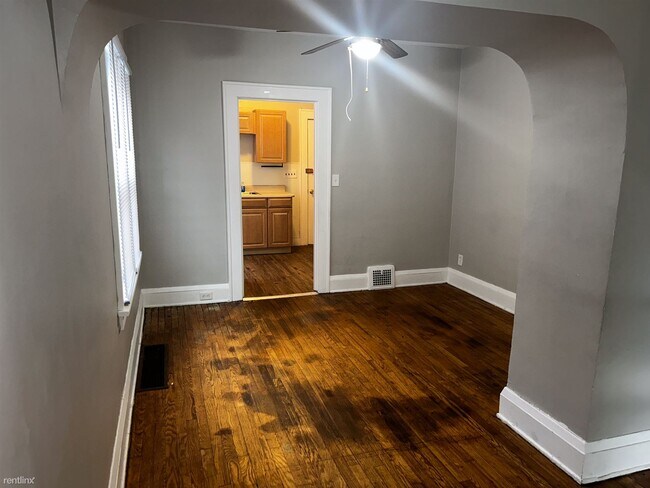 Building Photo - 2 br, 1 bath Duplex - 390 East 162nd Stree...