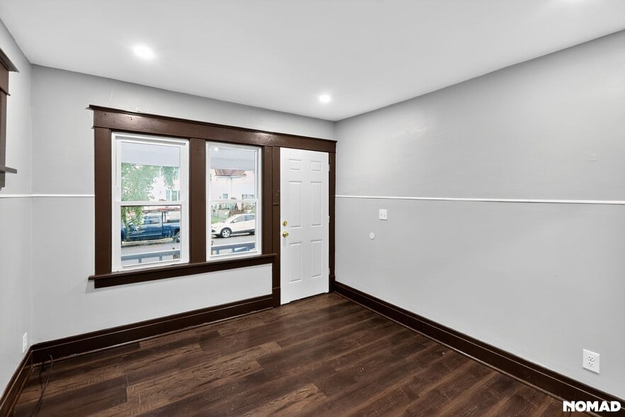 Building Photo - 118 Pries Ave