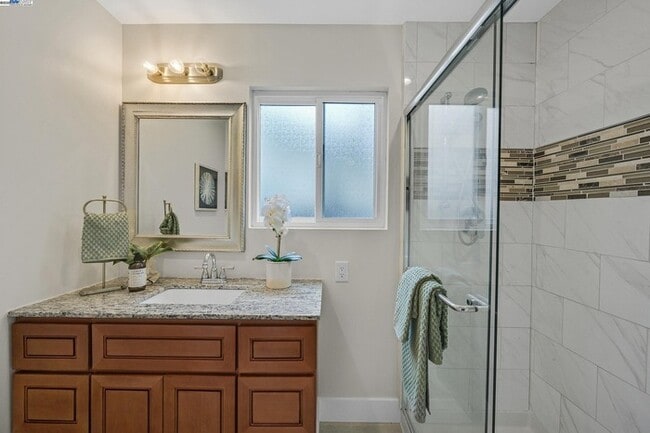 Building Photo - Updated Single-Story 4BR Home with Pool in Prime Pleasanton Valley Location