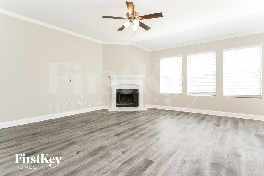 Building Photo - 101 Sycamore Cir