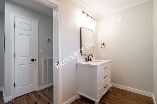 Building Photo - 8229 Patterson Rd