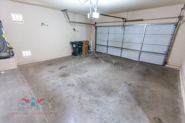 Building Photo - 13562 W Cypress St