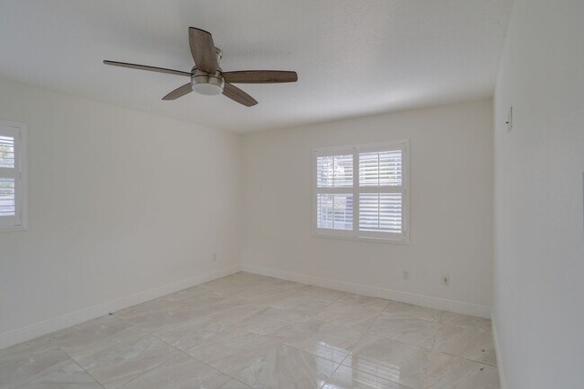 Building Photo - 633 Spring Oaks Blvd
