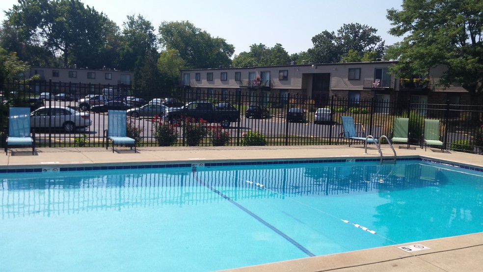 Building Photo - Ravine Woods Apartments