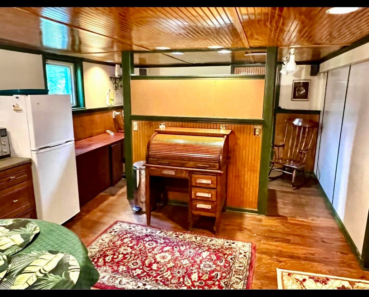 Building Photo - 739 S Alexander Ave