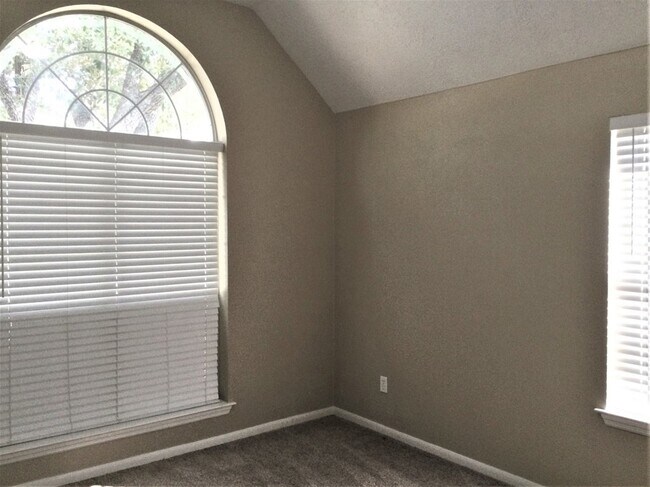 Building Photo - 15007 Red Cedar Bluff Ln