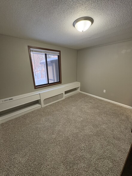 Building Photo - 310 S Pike St