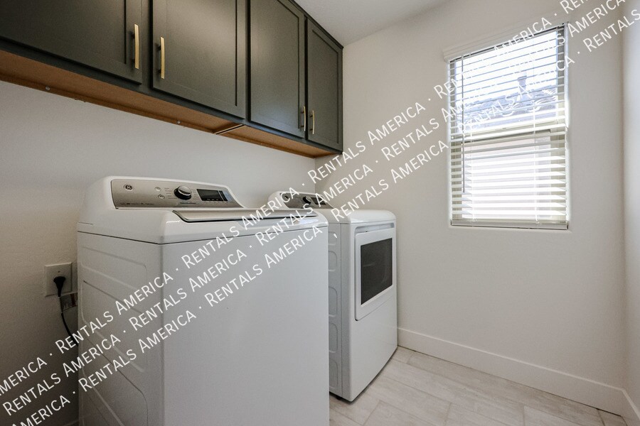 Building Photo - 1656 S 83rd Way