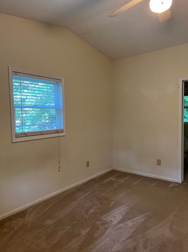 Building Photo - Cozy 2bd House In Great Location!