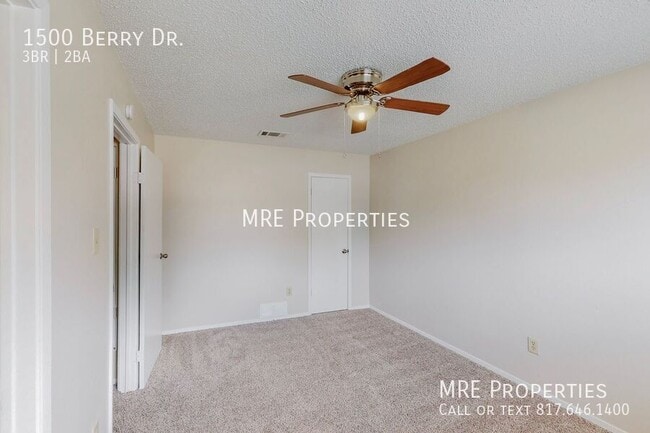 Building Photo - 1500 Berry Dr