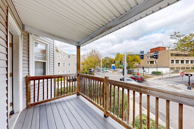Building Photo - 2131 Dorchester Ave