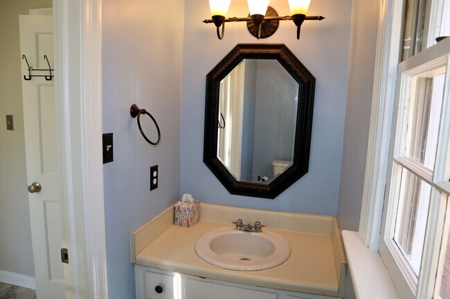 Building Photo - 3609 Nuttree Woods Dr