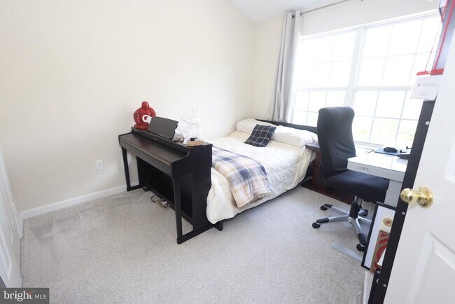 Building Photo - 1424 Falcon Nest Ct