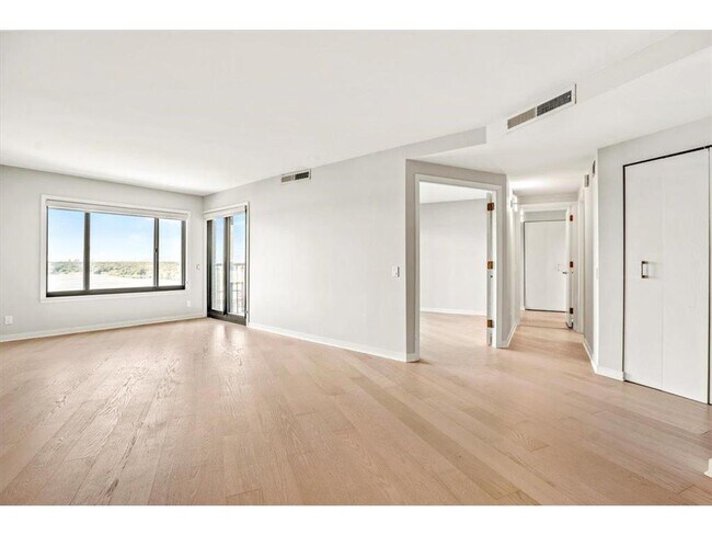 Building Photo - 2950 Dean Pkwy