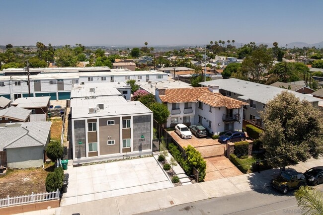 Building Photo - 3204 Collier Ave