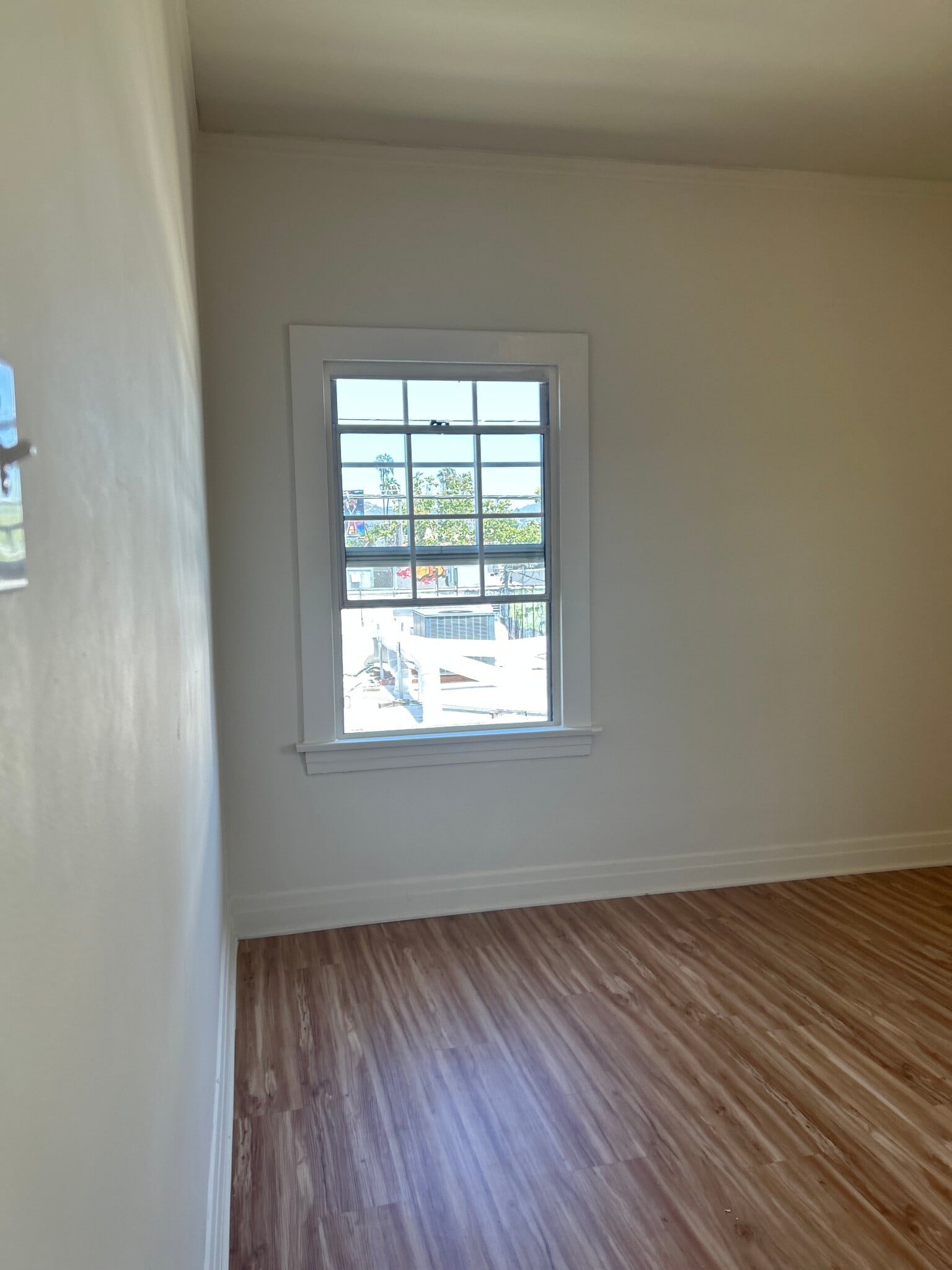 Building Photo - 642 N Vista St